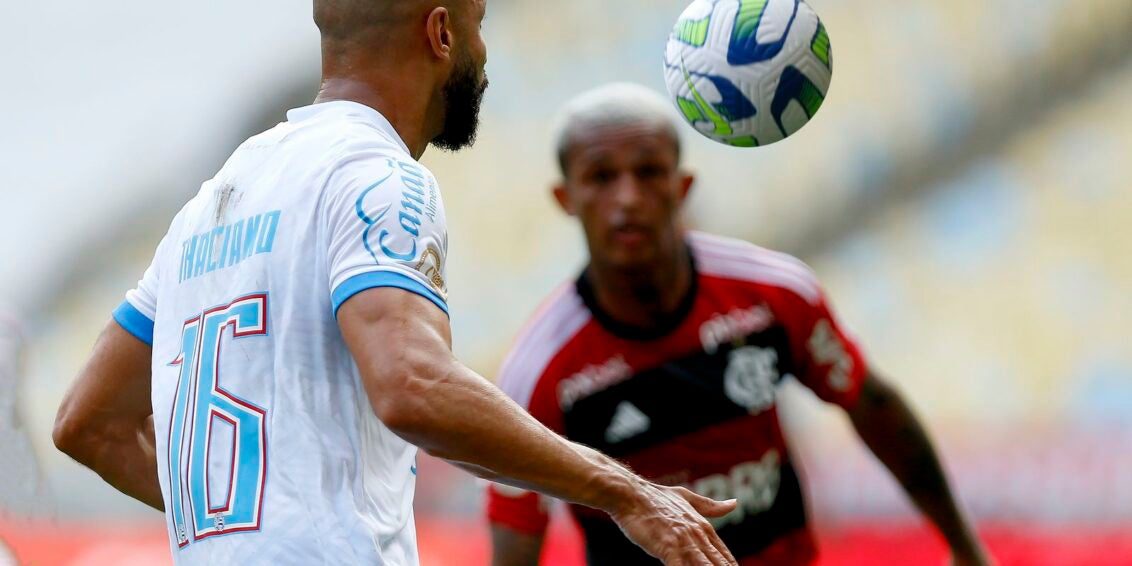 De olho na liderança do Brasileiro, Fla e Bahia jogam no Maracanã