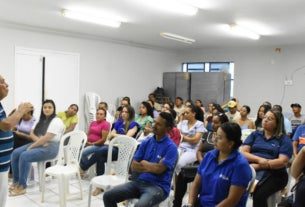 Dr. Agenor Lira ministra palestra em Amarante alertando profissionais de Saúde sobre a Dengue