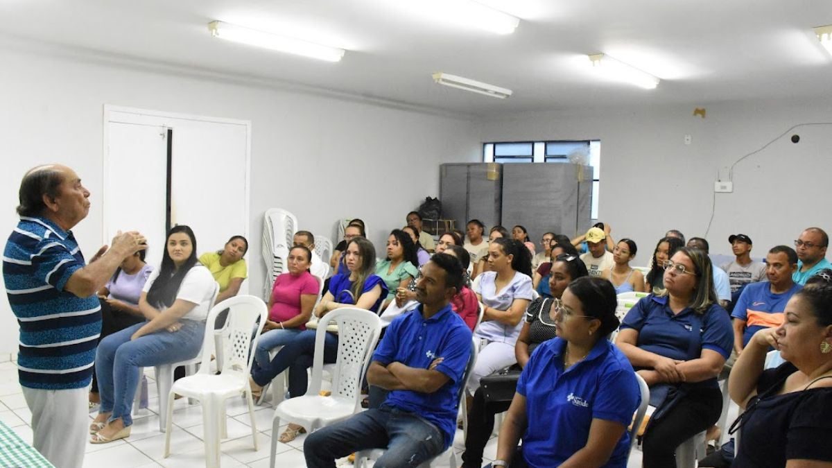 Dr. Agenor Lira ministra palestra em Amarante alertando profissionais de Saúde sobre a Dengue