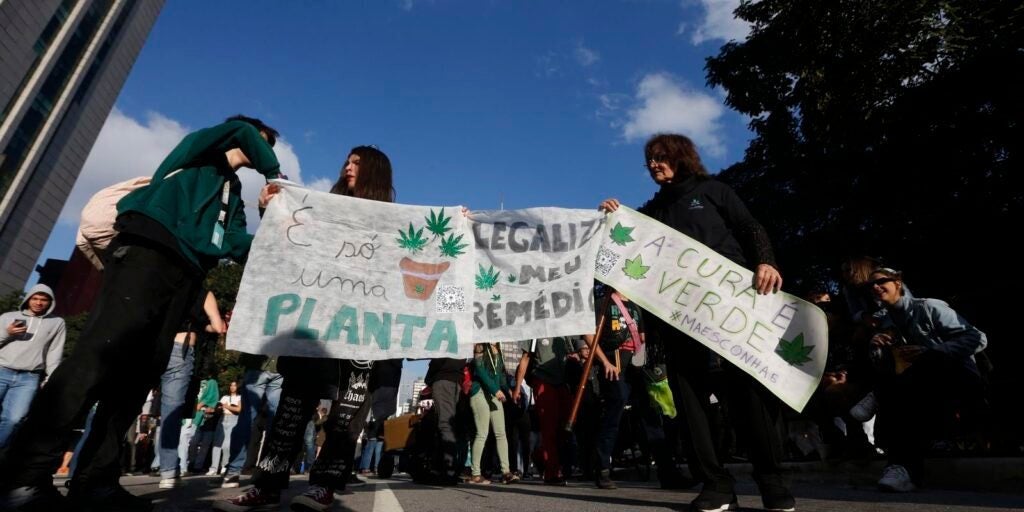 Lula diz que ciência deve decidir sobre uso de maconha