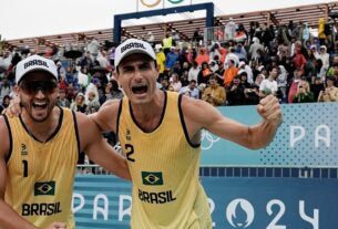 André e George sobram na estreia do vôlei de praia em Paris 2024