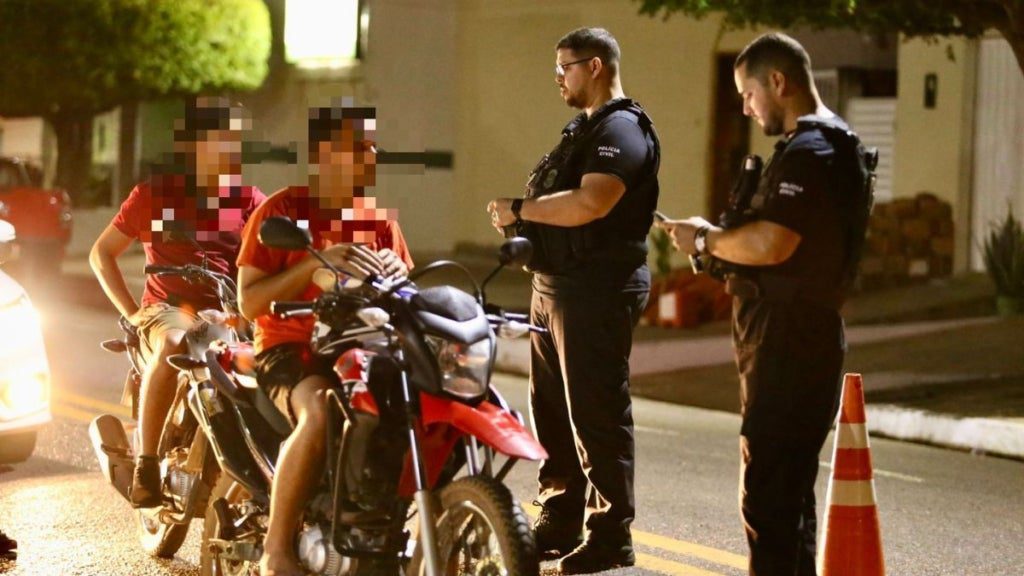 Blitzen conduz 15 pessoas por embriaguez, 9 celulares recuperados e 3 veículos localizados