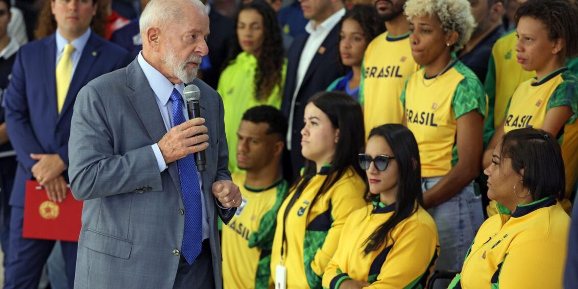 Lula assina decreto reajustando Bolsa Atleta em 10,86%