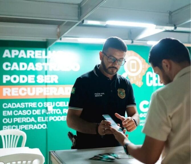 PCCE promove orientações ao público com estandes do “Meu Celular” durante festejos