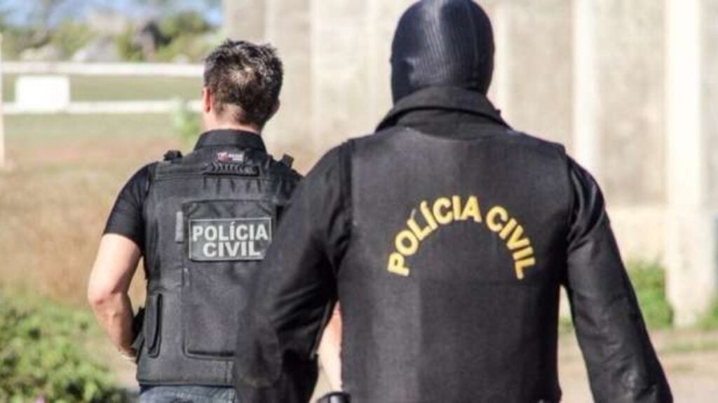 Polícia desarticula ponto de droga e prende mulher que integrava organização criminosa no Ceará