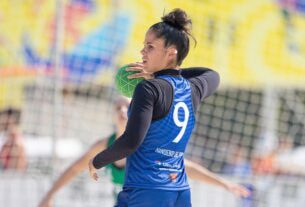 Após viver clima olímpico, estudante disputa handebol de praia no JUBs