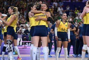 Brasil supera Turquia e conquista bronze no vôlei feminino em Paris