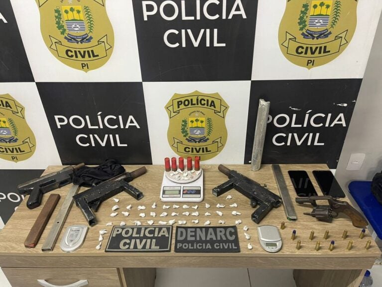 Polícia Civil prende 11 pessoas e cumpre 7 mandados de busca durante operação contra o tráfico de drogas no litoral