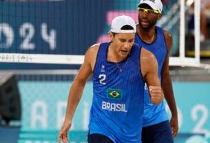 Vôlei de praia: Evandro e Arthur avançam para as oitavas em Paris