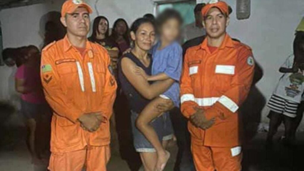 menina desaparecida é encontrada pelo corpo de bombeiros