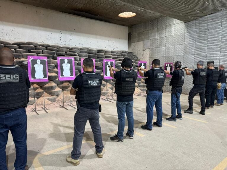 POLICIAIS CIVIS SÃO CAPACITADOS PARA MANEJO E MANUTENÇÃO DE PISTOLA GLOCK E FUZIL T4, EM SÃO LUÍS