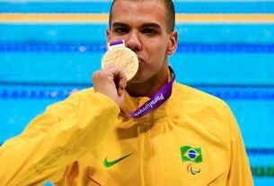 Multicampeão paralímpico André Brasil lança biografia