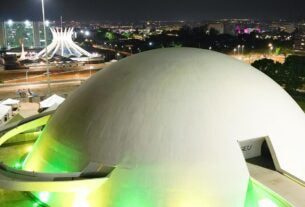 Brasília se ilumina de verde e amarelo 2 dias antes de jogo da seleção