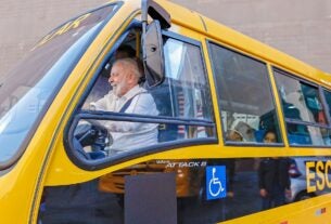 Municípios do Ceará ganham 113 novos ônibus escolares