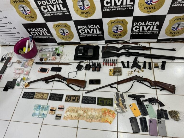 EM BARRA DO CORDA E FERNANDO FALCÃO, POLÍCIA CIVIL PRENDE SUSPEITOS DE TRÁFICO E APREENDE ARMA DE USO RESTRITO, DINHEIRO E DROGAS