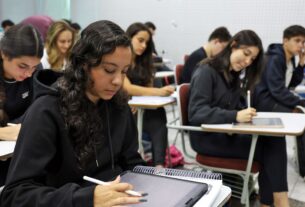 Enem: cursos populares são oportunidade para alunos de baixa renda