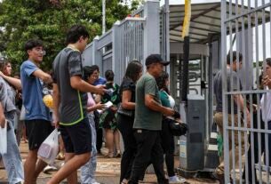 Estudantes aprovam tema da redação do Enem, mas acham prova cansativa