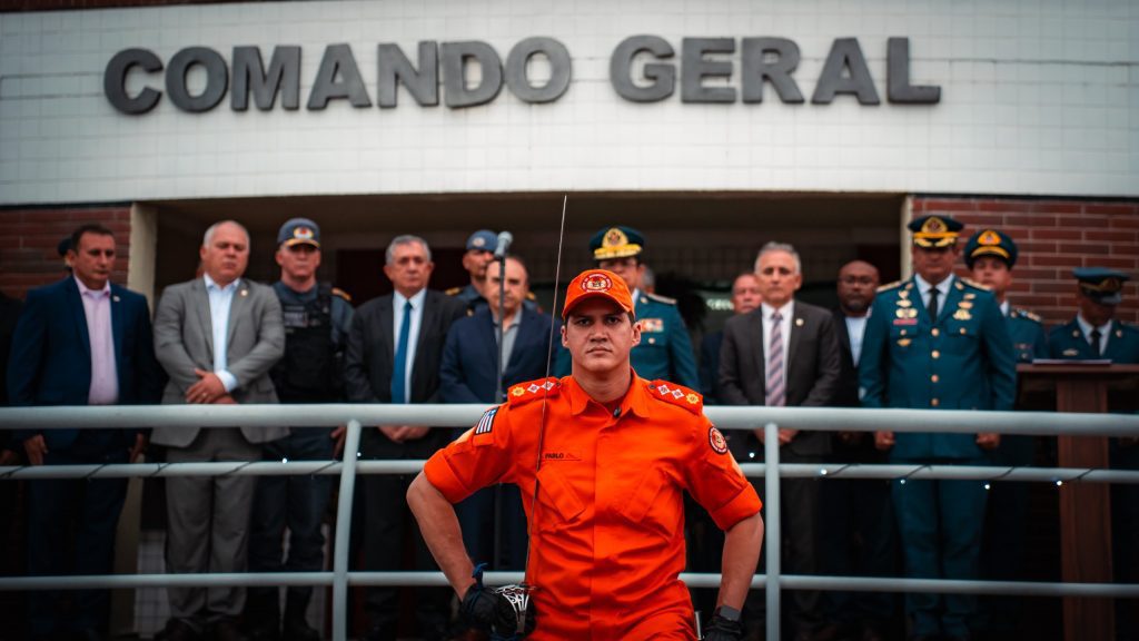 DELEGADO-GERAL MANOEL ALMEIDA NETO PARTICIPA DE SOLENIDADE DE ANIVERSÁRIO DE 121 ANOS DO CORPO DE BOMBEIROS MILITAR DO MARANHÃO