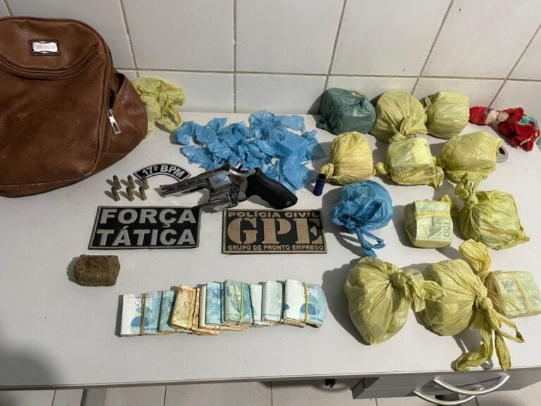 EM CODÓ, HOMEM É PRESO POR FORÇAS DE SEGURANÇA PORTANDO DROGAS, ARMA DE FOGO E MAIS DE 100 MIL REAIS