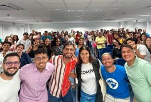 Cursinho em periferia de PE amplia horizontes de professores e alunos