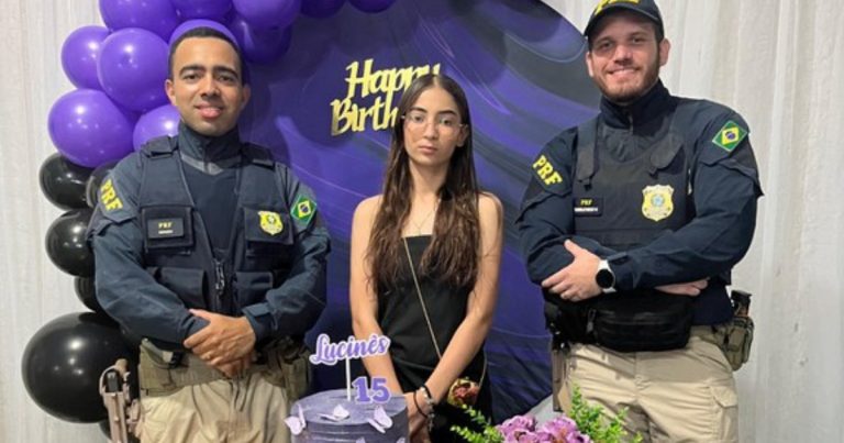 Agentes fazem surpresa a jovem admiradora da PRF em festa de 15 anos na cidade de Vila Nova do Piauí