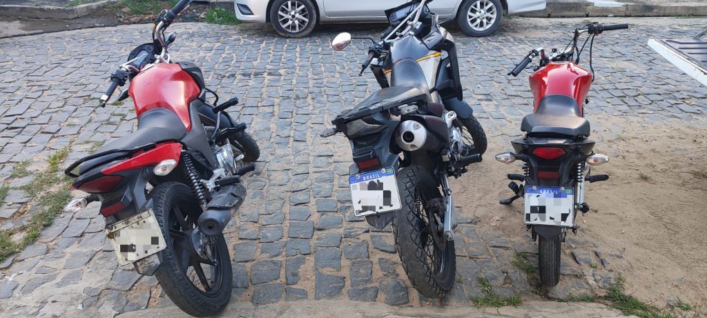 Polícia Civil identifica casa de desmanche na zona Sul e recupera motocicletas