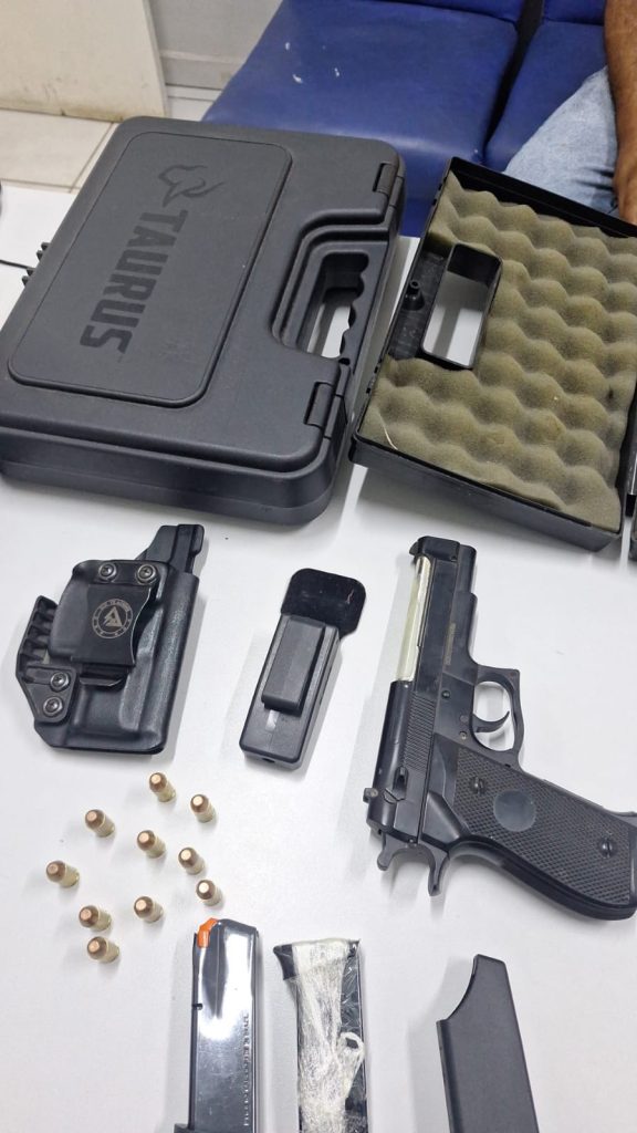 Polícia Civil apreende arma e munições e prende homem em flagrante na capital 