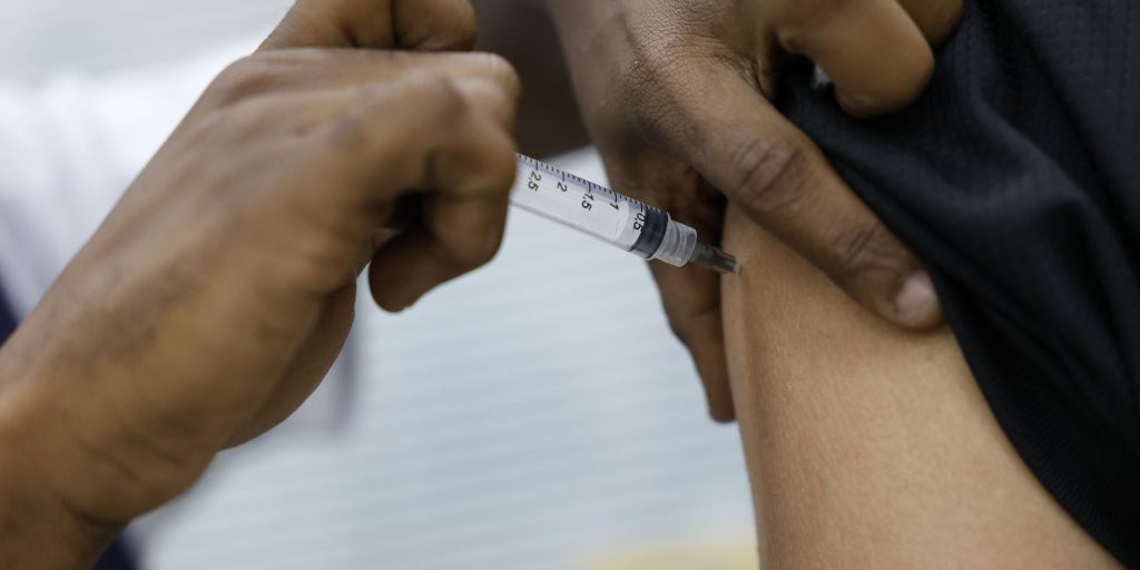 Rio alerta para vacinação contra Síndrome Respiratória Aguda Grave