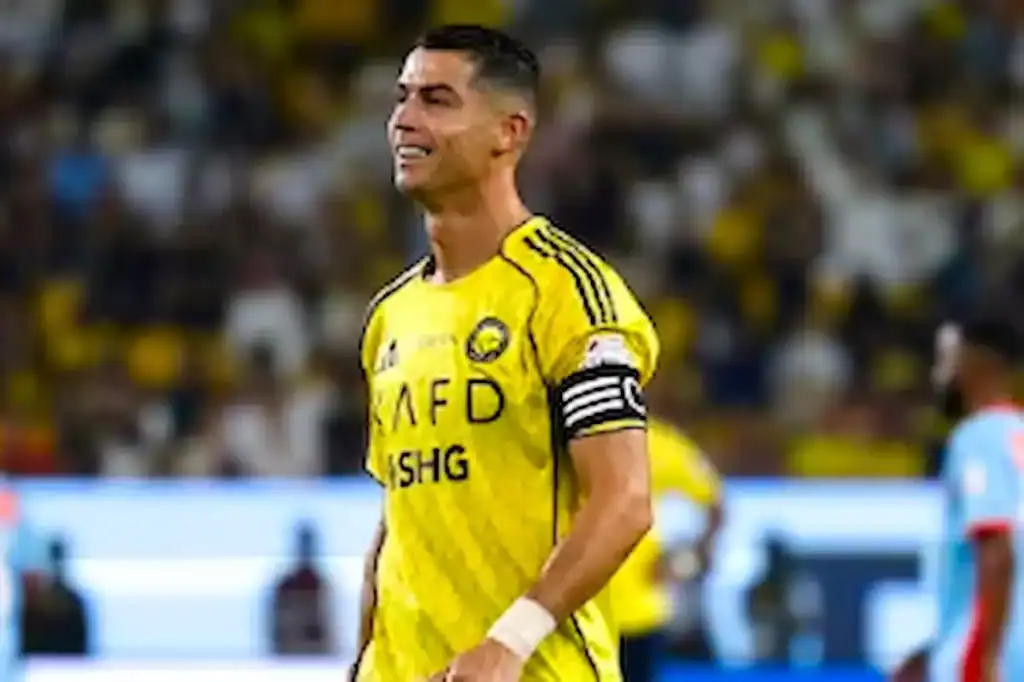 Cristiano Ronaldo, próximo do milésimo gol, marca 2 vezes em goleada contra o Al Nassr