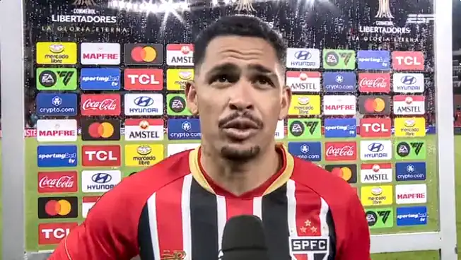 Luciano lamenta gol perdido em derrota do São Paulo para LDU