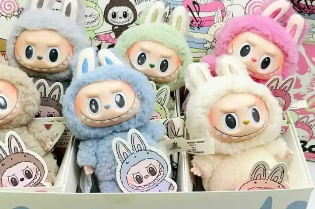 Russa vende a alma para comprar coleção de bonecos Labubu