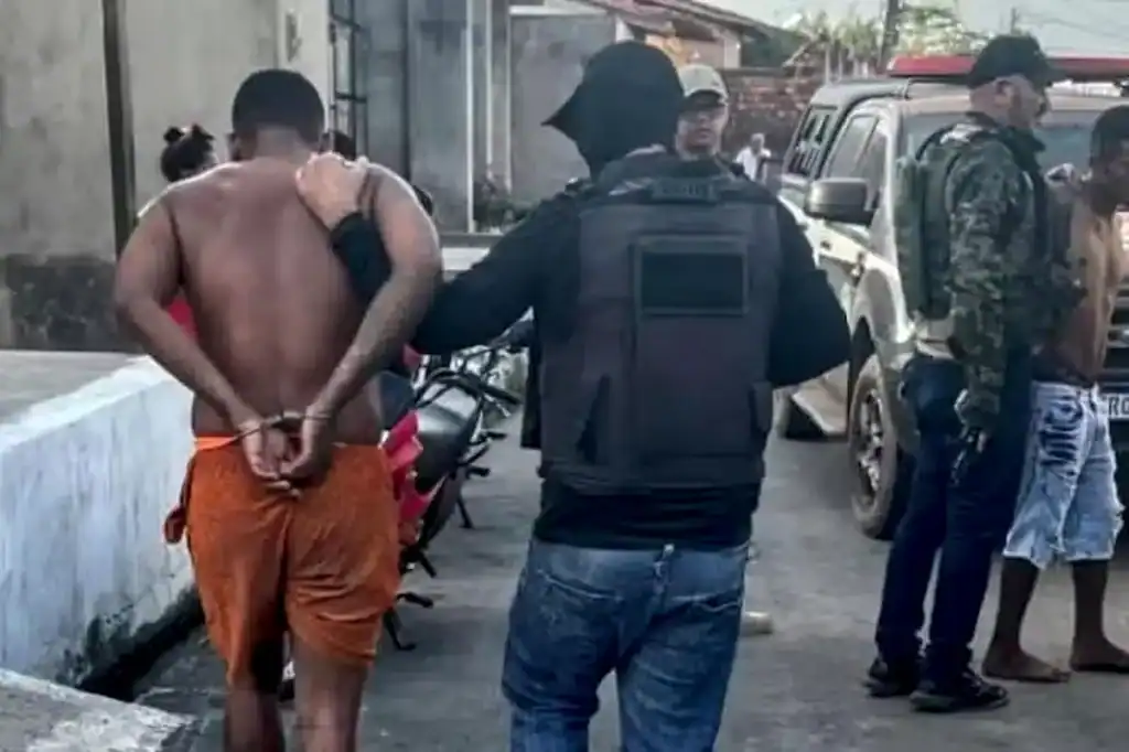 Suspeito tenta descartar drogas em vaso sanitário no MA