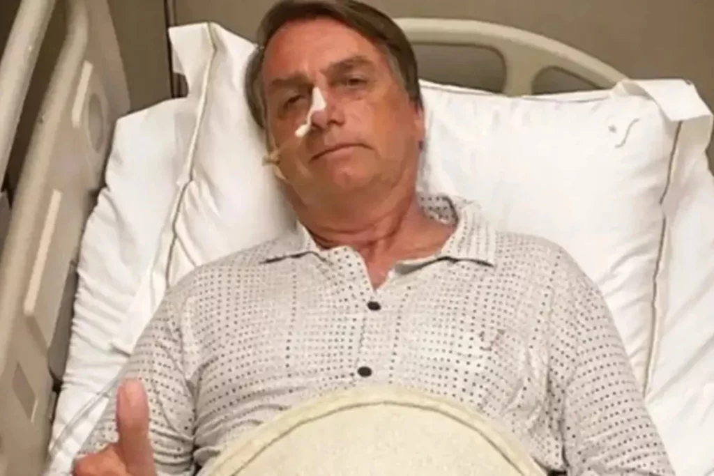 Jair Bolsonaro é hospitalizado em Brasília com mal-estar