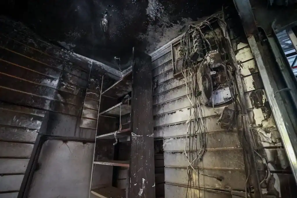 Incêndio atinge box no Shopping da Cidade em Teresina