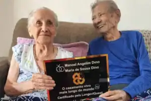 Foto do casal centenário Manoel Angelim Dino e Maria de Sousa, em Boa Viagem