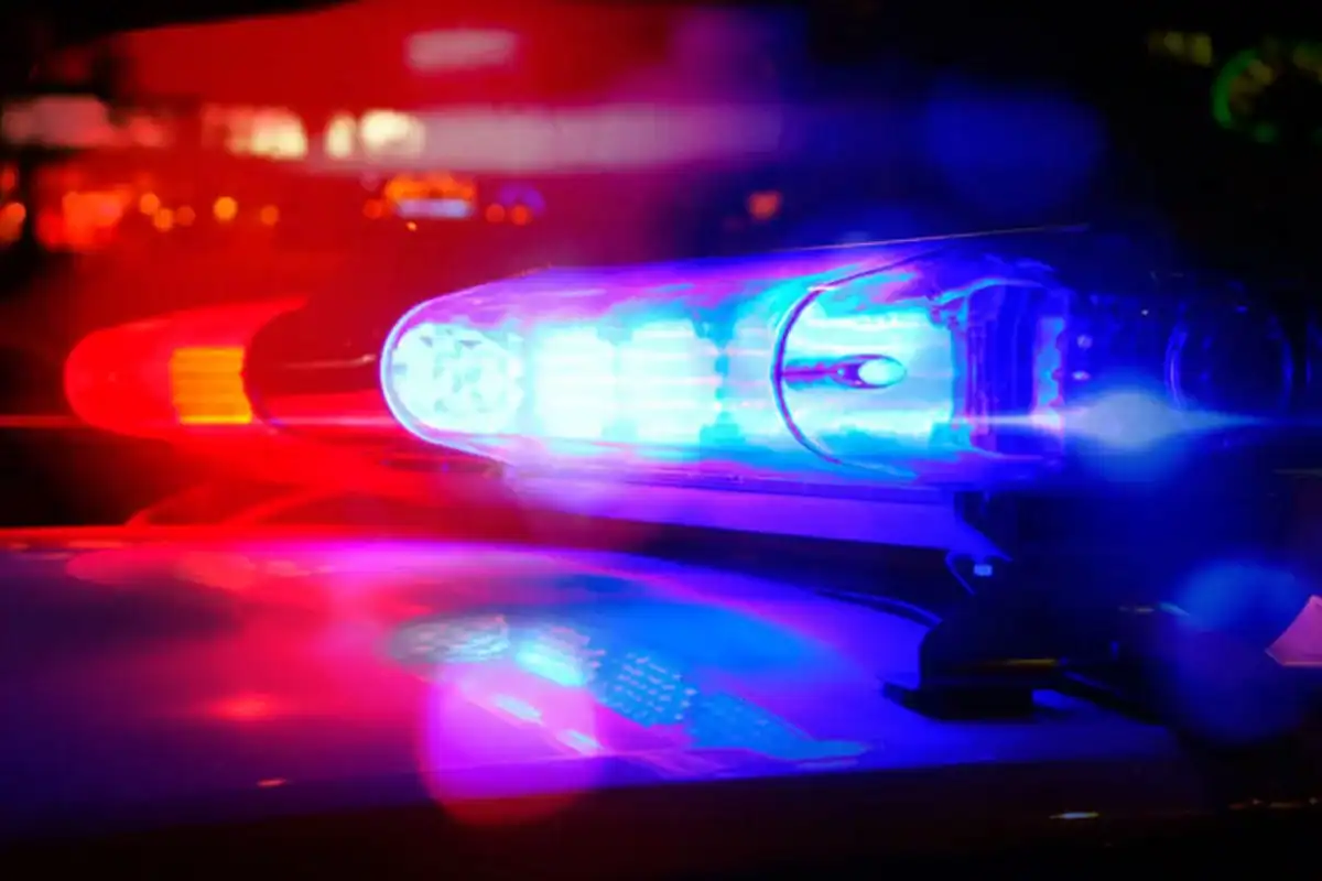 Mulher morre e homem fica ferido em atropelamento na BR-343 em Campo Maior 1 Cena do atropelamento fatal na BR-343 em Campo Maior, Piauí, com viaturas de emergência