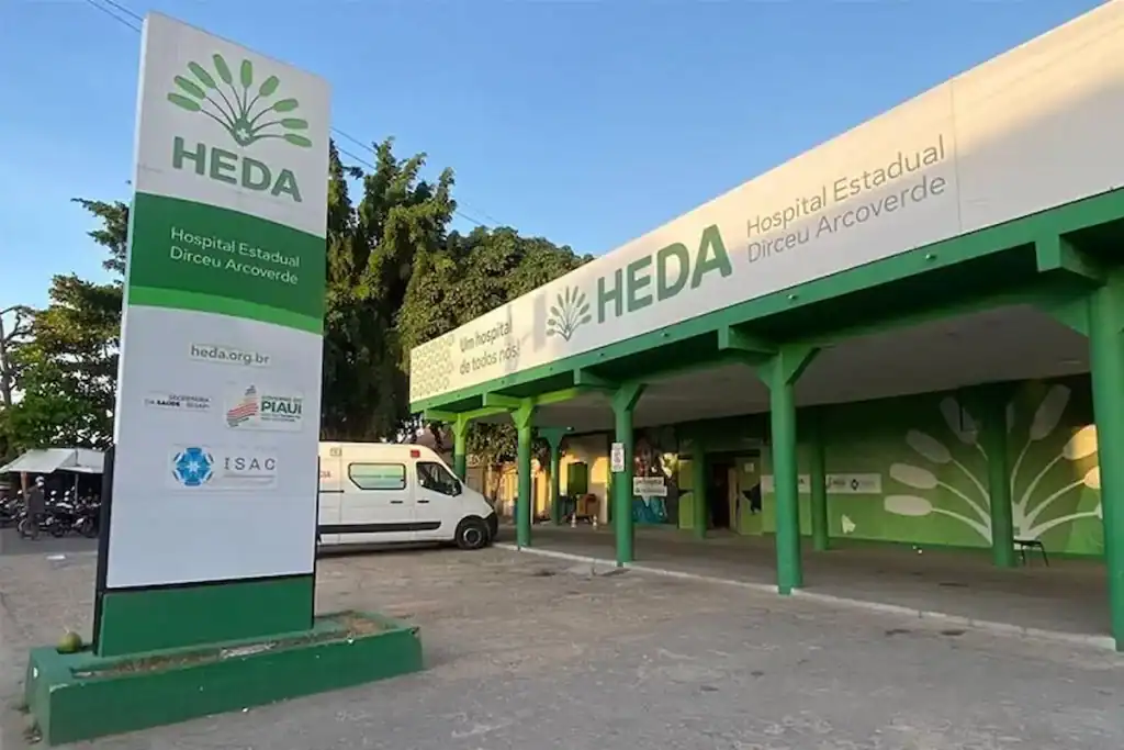 Fachada do Hospital Estadual Dirceu Arcoverde (Heda), Parnaíba