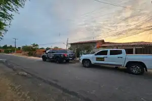 Viaturas da polícia e do Gaeco em operação no Maranhão e Piauí