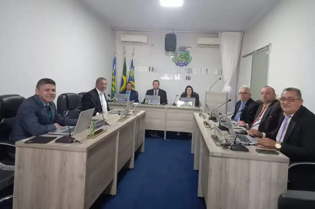 vereadores em sessao