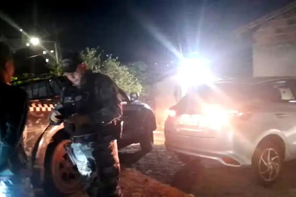 Viatura da Polícia Militar no local da ocorrência de invasão em Teresina