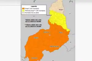 Mapa ilustrativo da previsão do tempo, com áreas em vermelho indicando chuvas intensas no Sul do Piauí, incluindo Floriano.