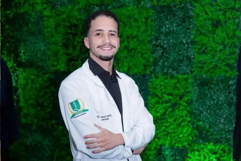 Foto de José Luís Nunes Júnior (Jota), estudante de medicina, sobrinho da prefeita Belezinha, falecido no Ceará