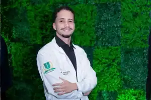 Foto de José Luís Nunes Júnior (Jota), estudante de medicina, sobrinho da prefeita Belezinha, falecido no Ceará