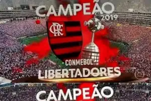 Jogadores do Flamengo celebram a vitória e a conquista do título no Estádio Monumental de Lima, no Peru.