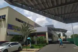 Foto da fachada do Hospital de Urgência de Teresina (HUT)