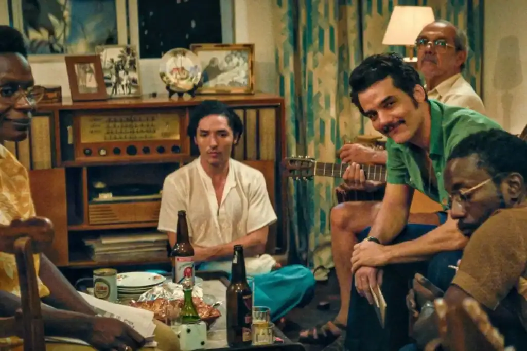 Wagner Moura como Armando, o protagonista do filme "O Agente Secreto", drama ambientado no Recife de 1977.