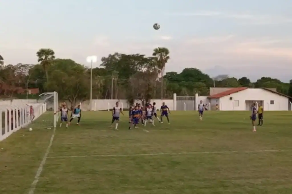 partida realizada no estádio vicente zumba, em São Francisco do Maranhão.