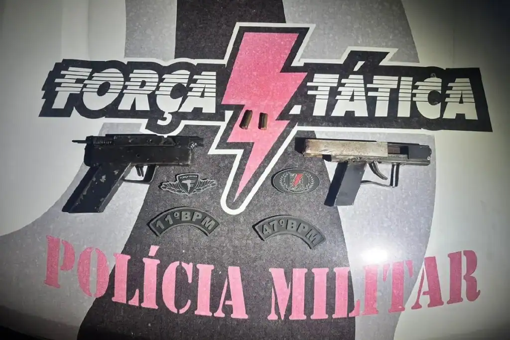 Armas de fogo de fabricação caseira apreendidas pela PM após confronto no Parque Aliança, Timon.