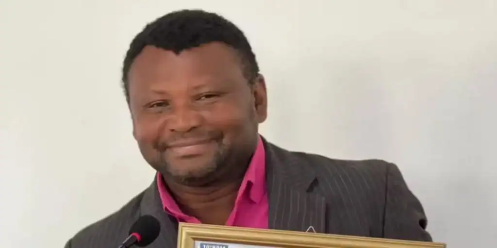 Vereador José Luís Araújo Diniz, Pelego, toma posse como prefeito interino de Turilândia, Maranhão, em contexto de investigações.