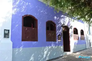 Fachada do imóvel comercial de 12 quartos à venda na Avenida Desembargador Amaral, no centro de Amarante, Piauí.